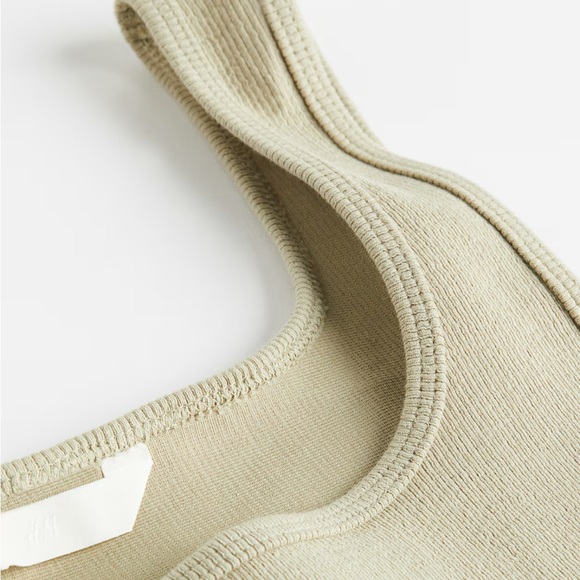 H&M CROP TANK TOP - Picture 2 of 5